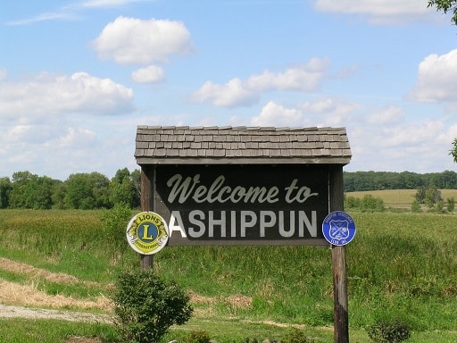 Laundry Pickup & Delivery Service in Ashippun, WI