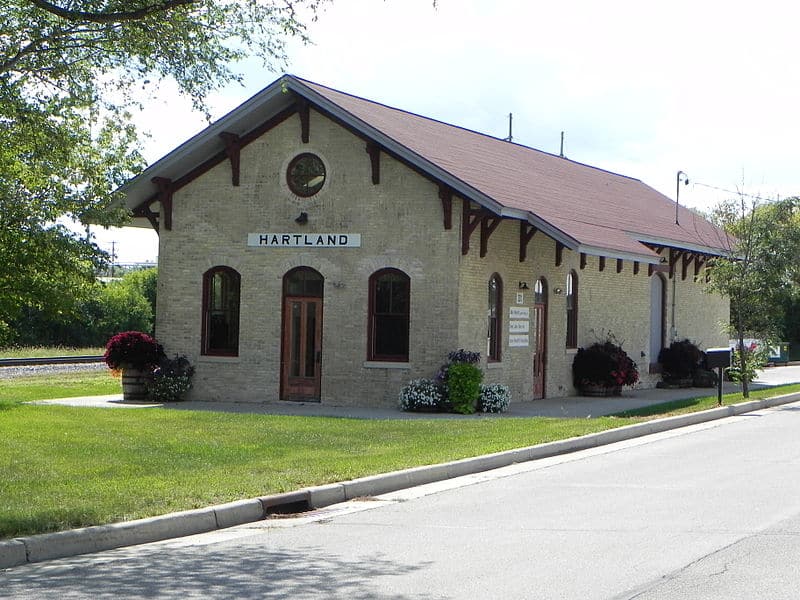 Laundry Pickup & Delivery Service in Hartland, WI